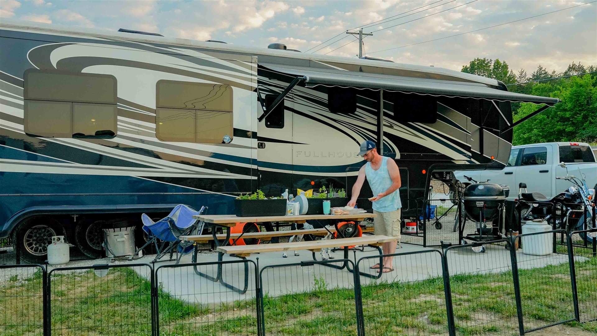 Full Hookup RV Parks Near Villa Ridge, MO